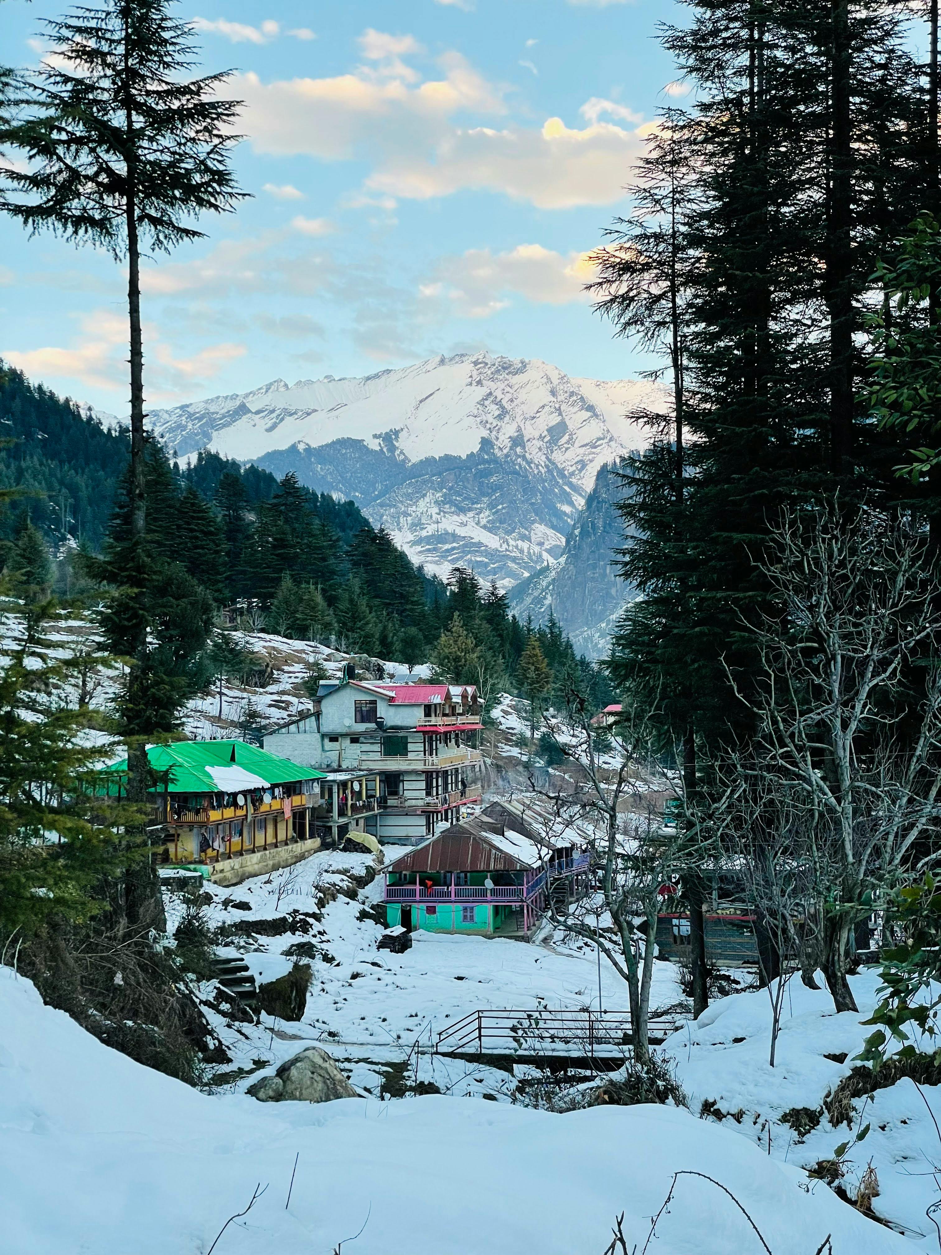 Snowy mountains in Manali